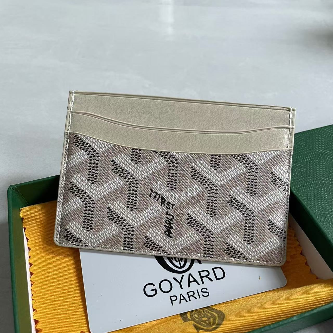 Goyard Fashion Card Holder for Men and Women, Multi-functional Wallet with Card and ID Slots, Casual Everyday Compact Card Case